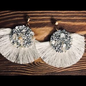 Tassel drop earrings 🔥